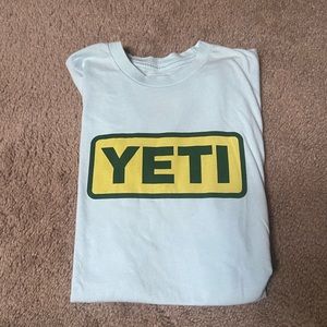 Womens Yeti T-shirt Size Small